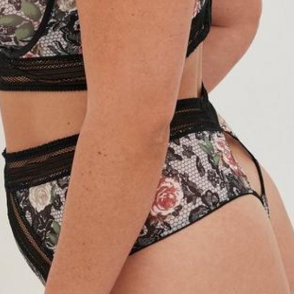 Floral Mesh & Lace Cut-Out High Waist Thong Panty torrid size 6 - Picture 4 of 5